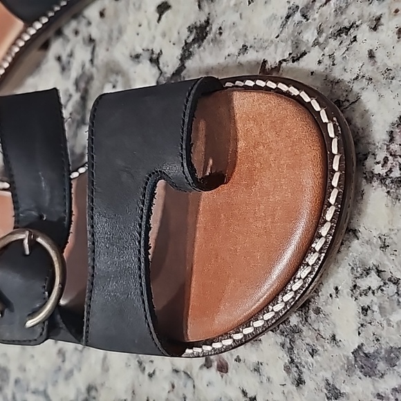 Coach And Four Tucano Sandal - Picture 11 of 11